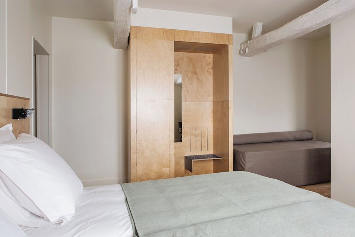 Room 8 of 64