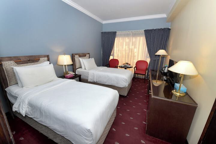 Room 6 of 24
