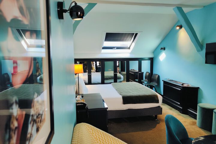 Room 32 of 74