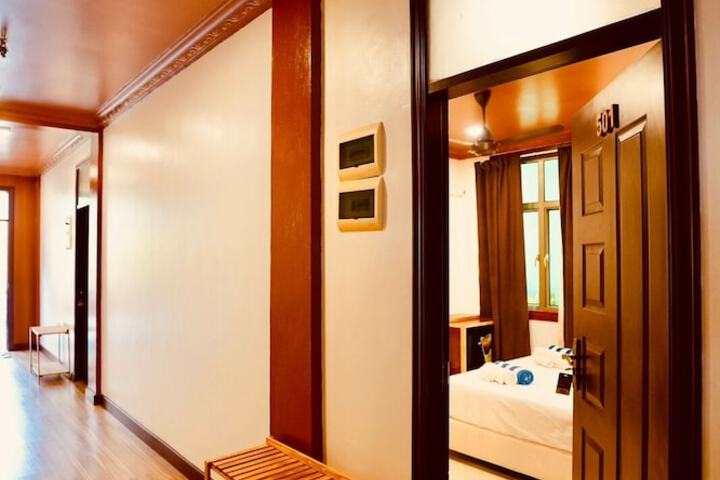 Room 11 of 22