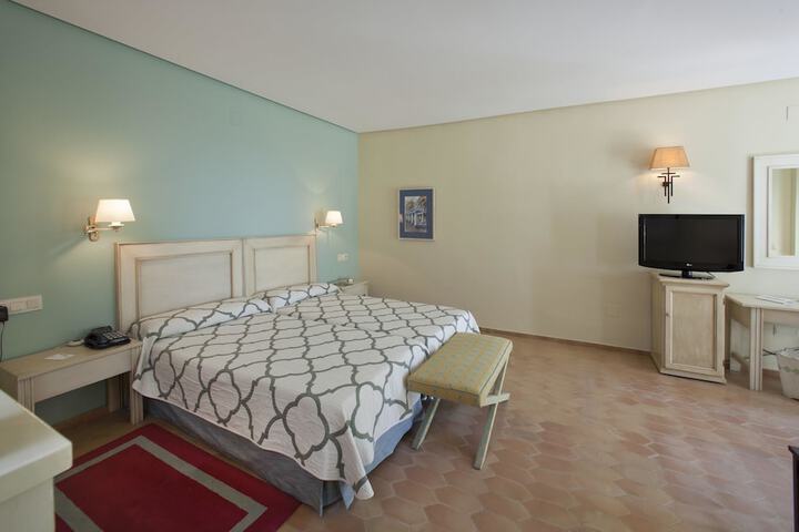 Room 20 of 48