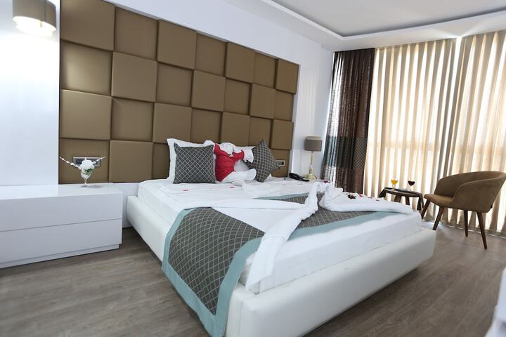 Room 6 of 61