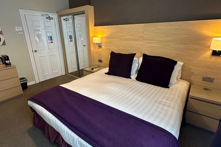Room 46 of 193