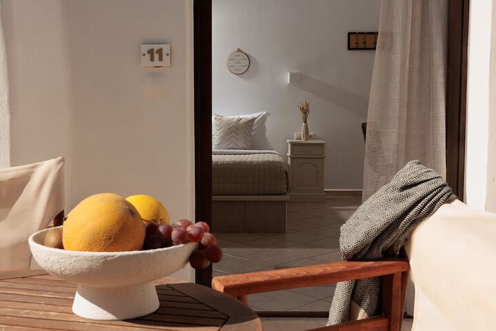 Room 15 of 83