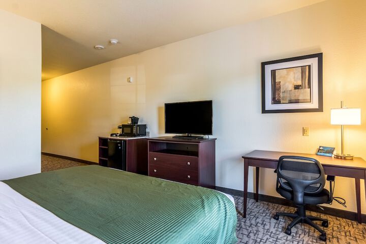 Double Accessible King Size Bed (4 of 10)