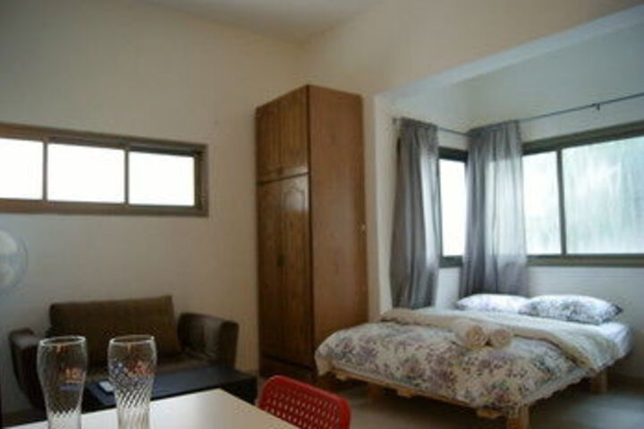 Room 98 of 133
