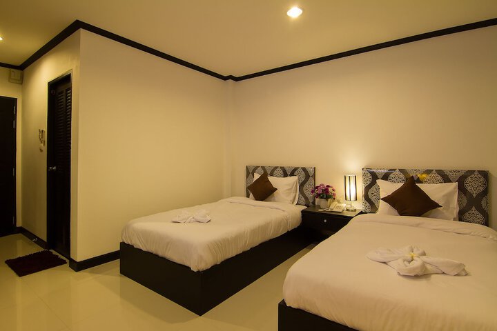 Room 11 of 43