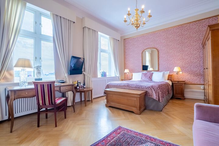 Room 43 of 124