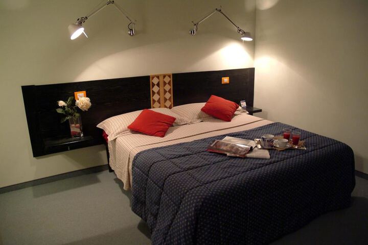 Room 10 of 42