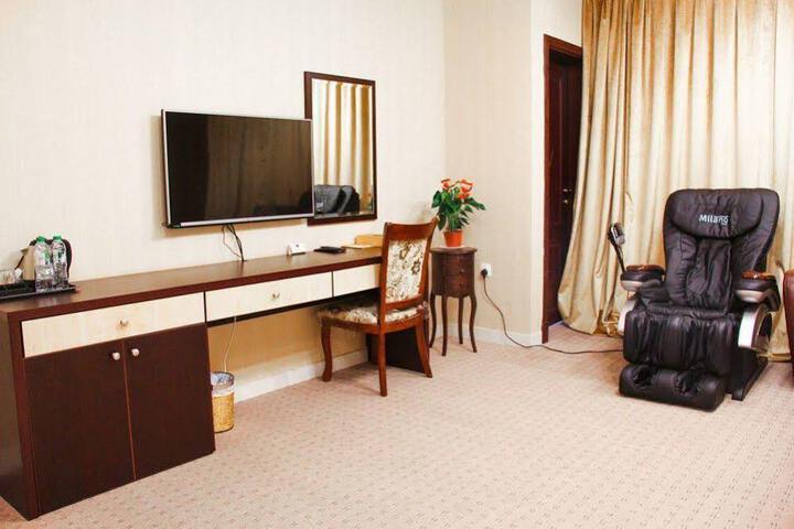 Room 2 of 3