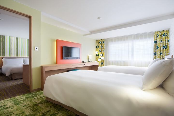 Room 8 of 169