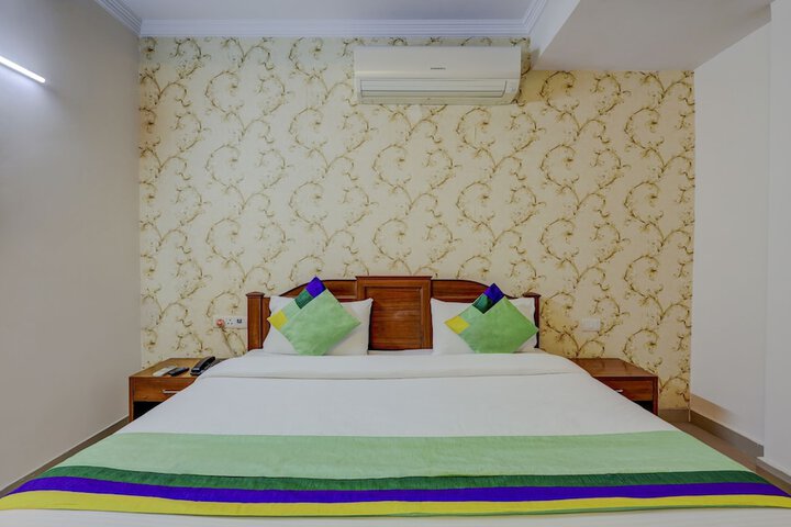 Room 10 of 29