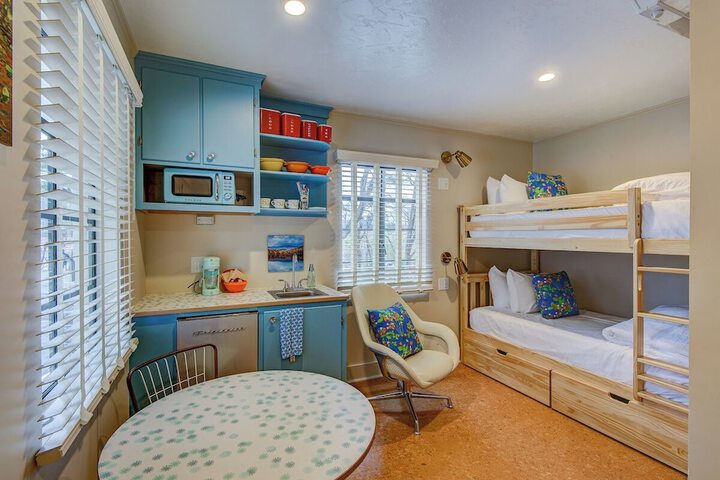 Room 48 of 102