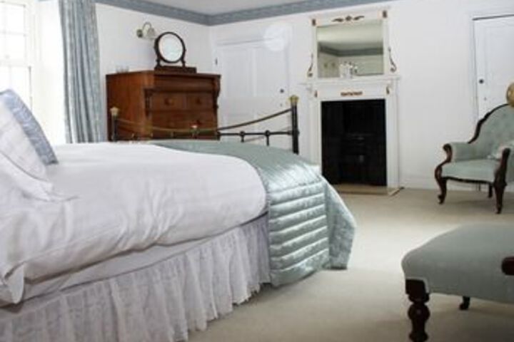 Room 10 of 20