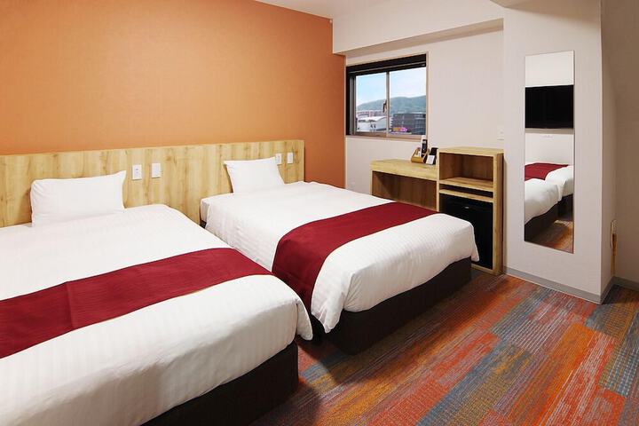 Room 5 of 20