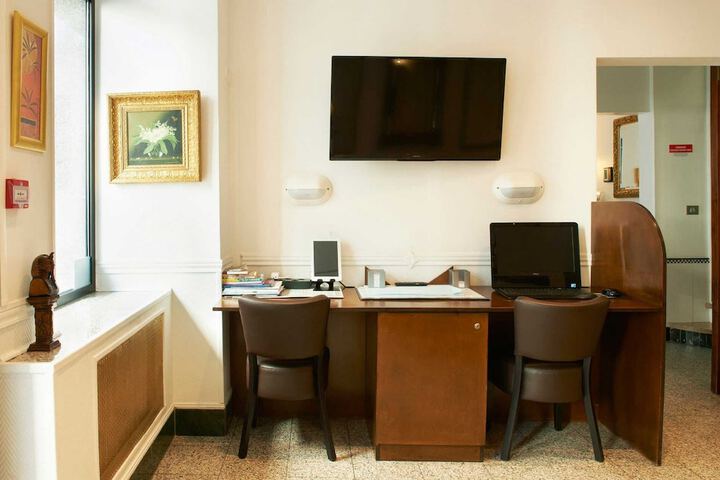 Business Center 36 of 43