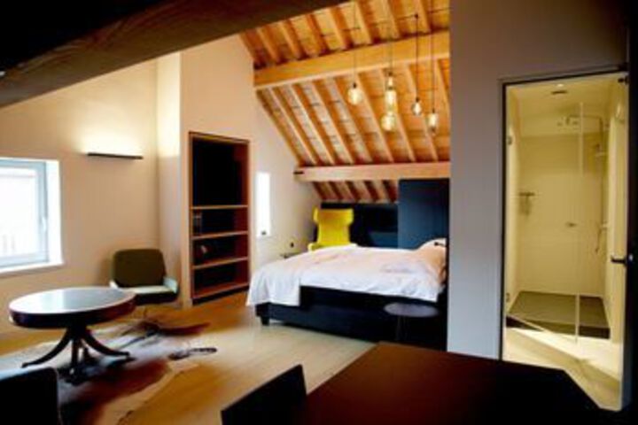 Room 26 of 39