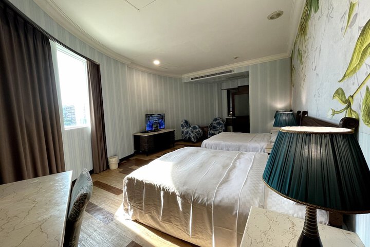Room 46 of 83
