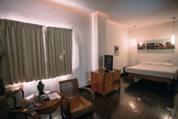 Room 10 of 35