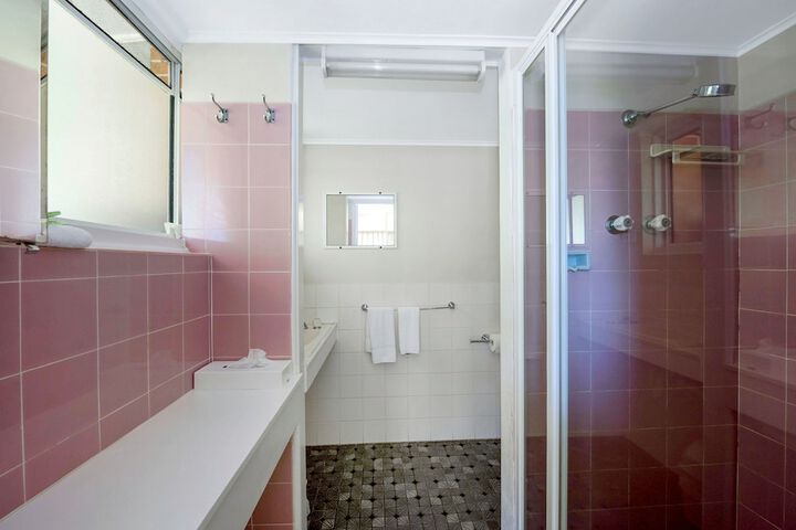 Room 15 of 19