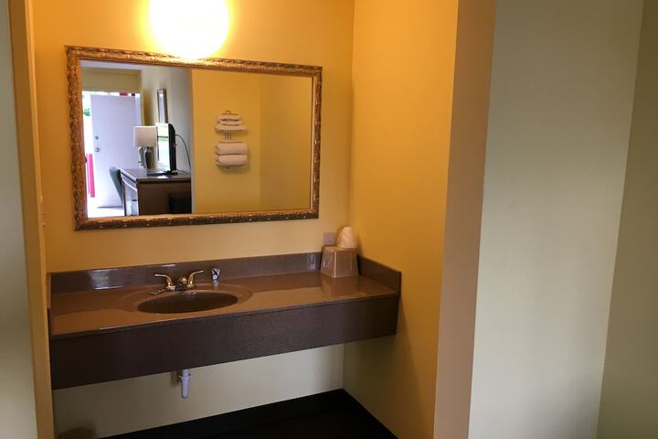 Standard Double Room 2 Double Beds Refrigerator, Microwave (3 of 7)