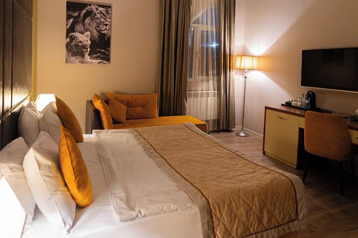 Room 14 of 60