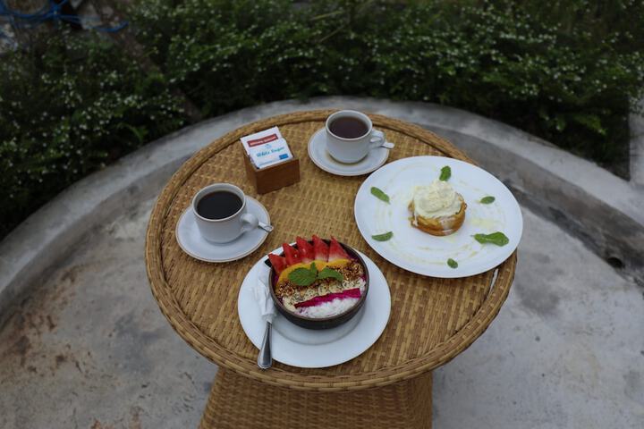 Breakfast/Coffee Service 27 of 35