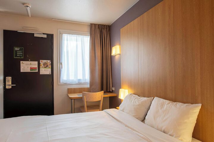 Room 12 of 42