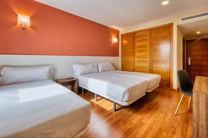 Room 9 of 21