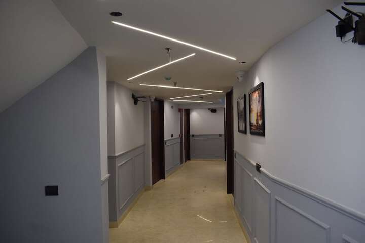Hotel Interior 4 of 95