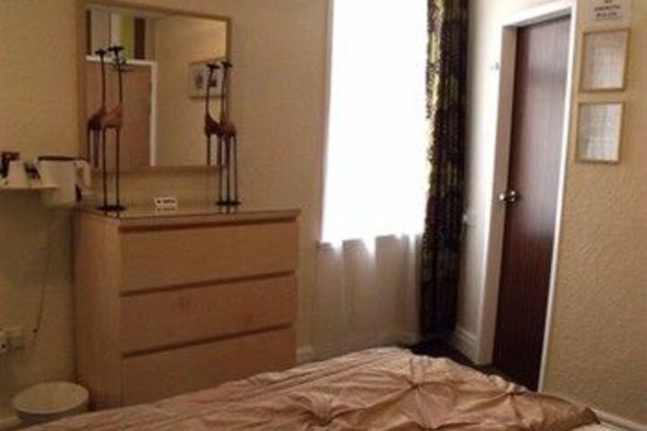 Room 27 of 63