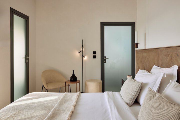 Room 45 of 190