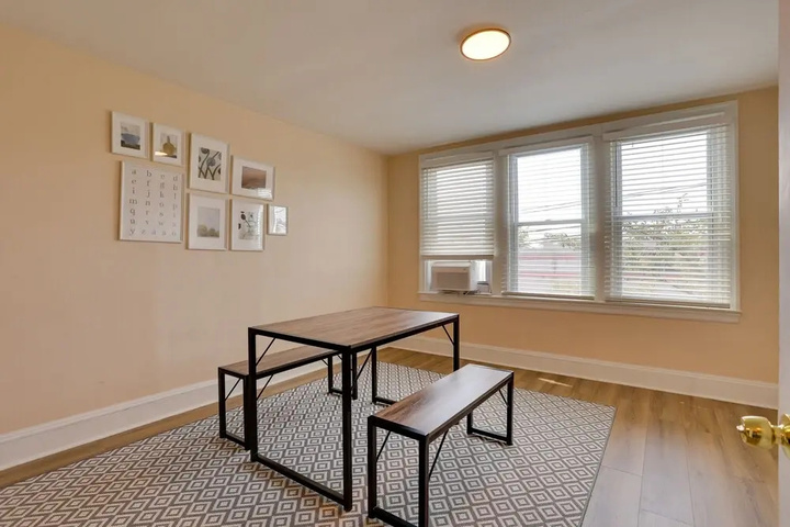 Room 8 of 14
