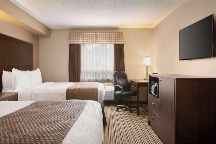 Room 9 of 36