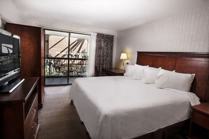 Room 15 of 19