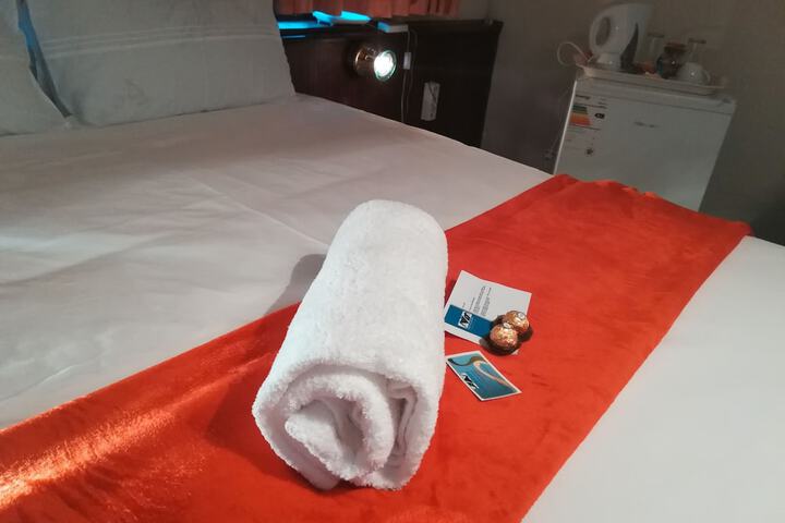 Room 6 of 24