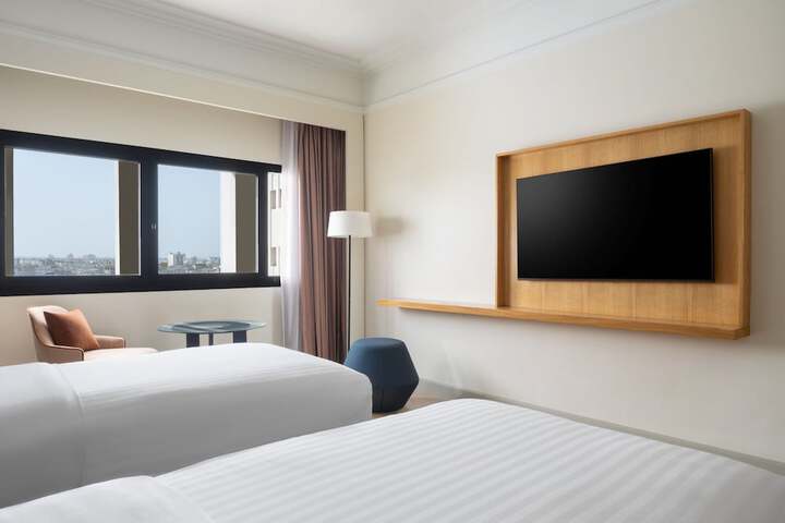 Room 10 of 124