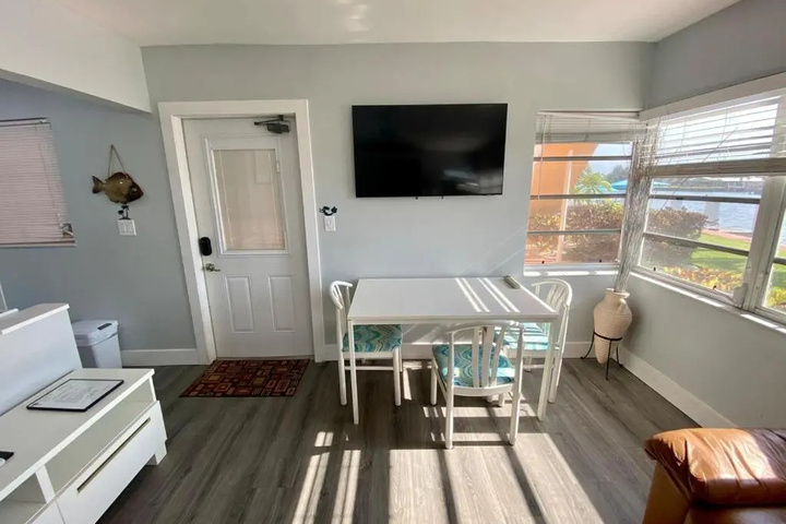 Room 3 of 16