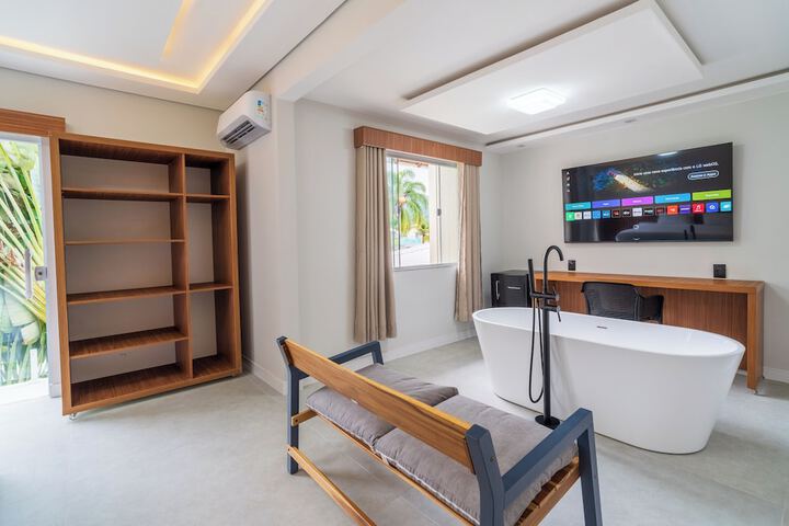 Room 100 of 229