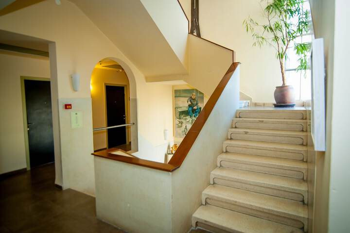 Ballroom/Hall 46 of 63