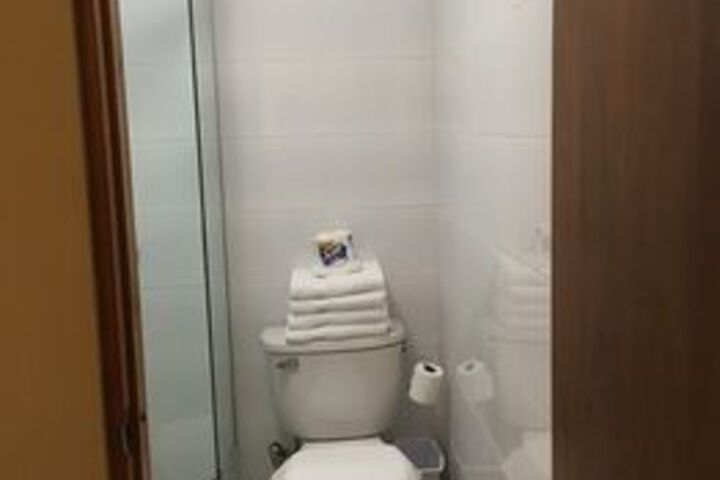 Room 2 of 44