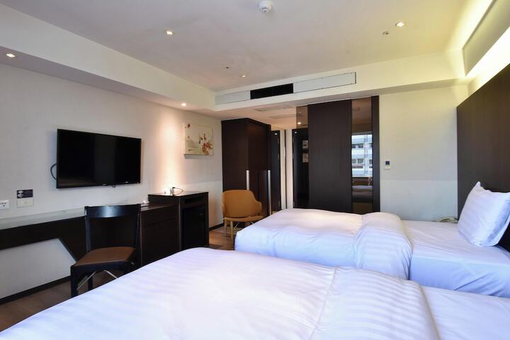 Room 19 of 57