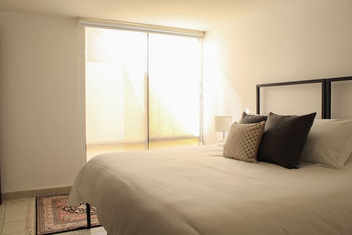 Room 6 of 28