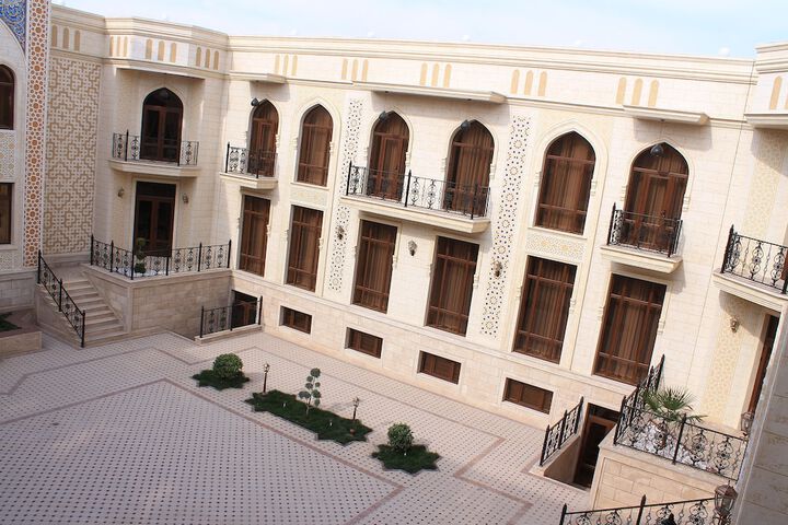 Hotel Exterior 56 of 61