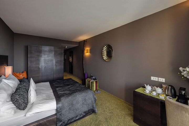 Room 40 of 83