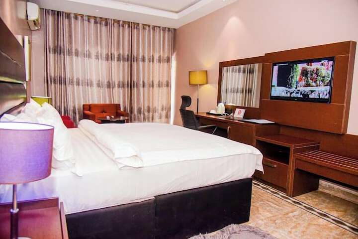 Room 3 of 61