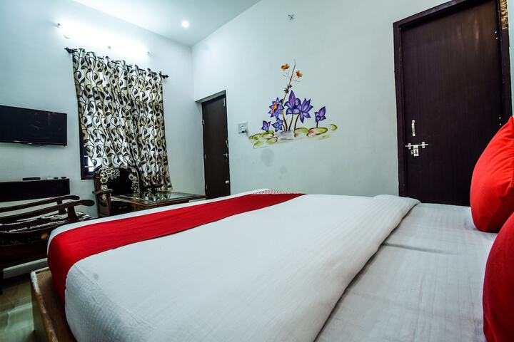 Room 10 of 18