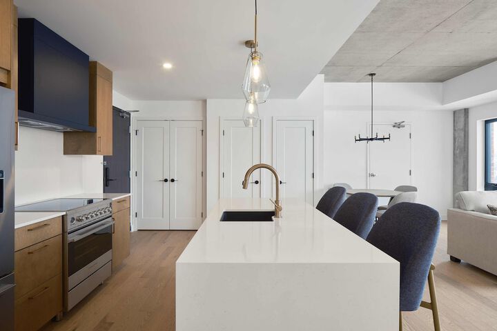 303 3rd Floor 1 Bedroom Suite Queen Bed Balcony (54 of 90)