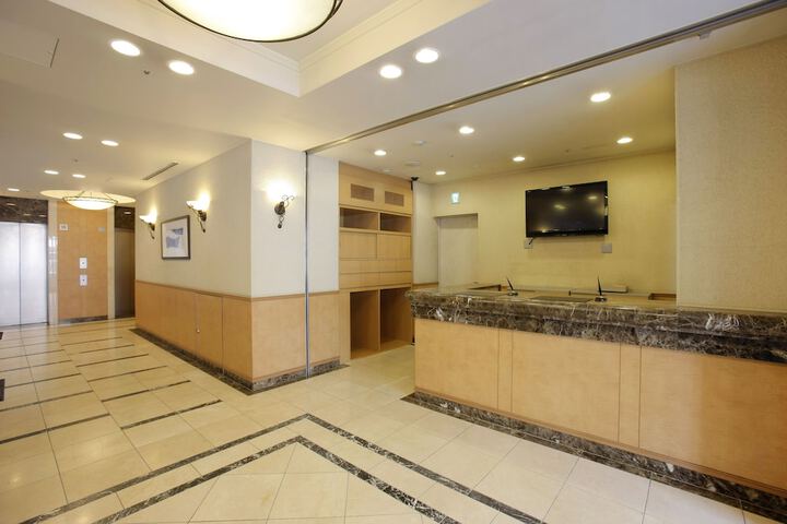 Entrance & Lobby