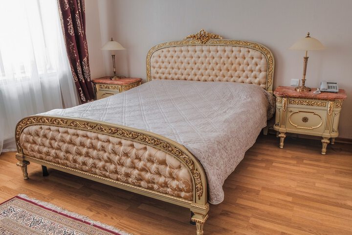 Room 9 of 56